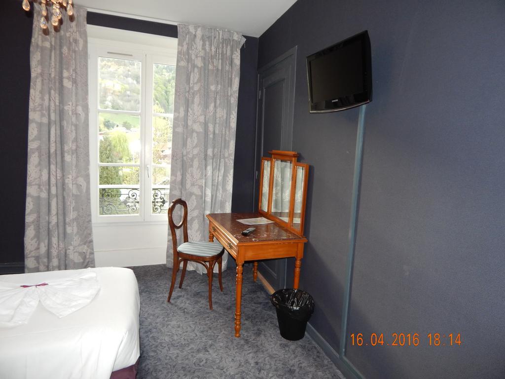 Homtel Le Parc Hotel Allevard Bagian luar foto