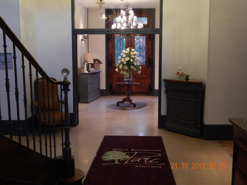 Homtel Le Parc Hotel Allevard Bagian luar foto