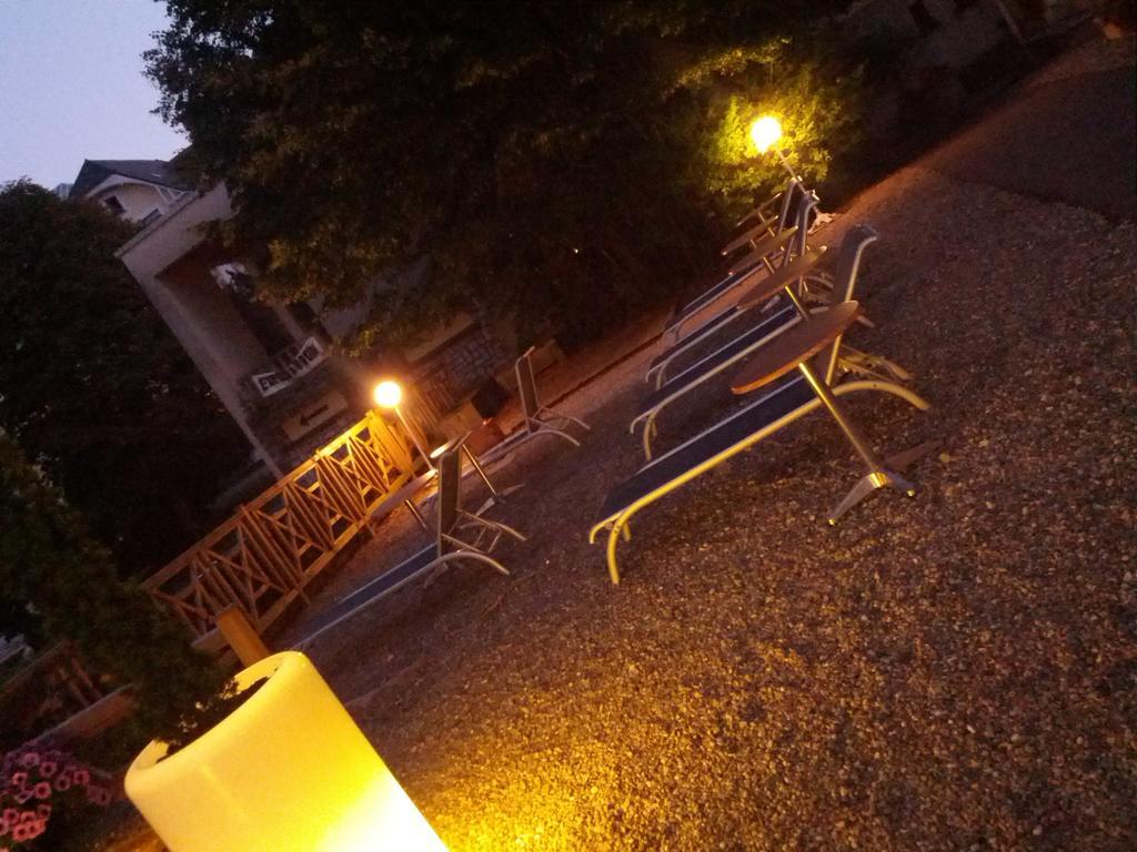Homtel Le Parc Hotel Allevard Bagian luar foto